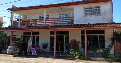 Ponto Comercial e Apartamento em Guaibim